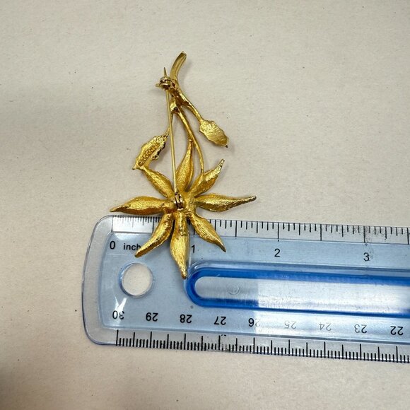 Dodds Vintage Flower Brooch Gold-Tone Faux Pearl Mid-Century Signed - Picture 10 of 10